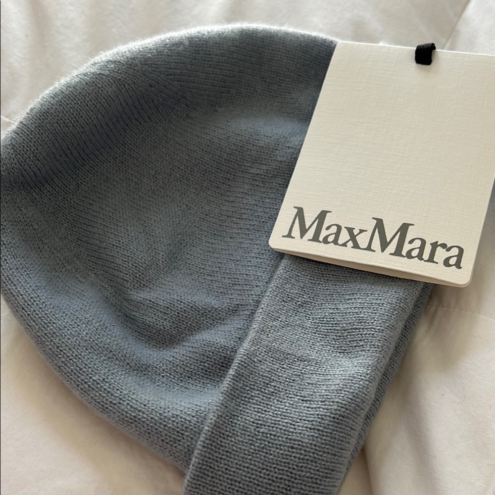 MaxMara Baby Blue Cashmere Beanie